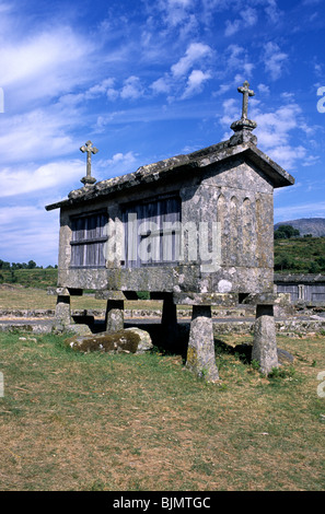 Espigueiros traditionnelles, ou les greniers, de Lindoso, nord du Portugal. Banque D'Images