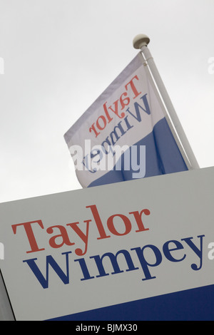 Taylor Wimpey signe sur un site en développement Banque D'Images