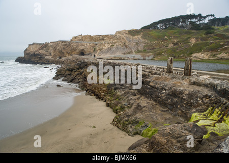 Les ruines de l'Sutro Baths à San Francisco. Banque D'Images