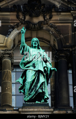 Statue de Jésus au Berliner Dom Berlin Allemagne Banque D'Images