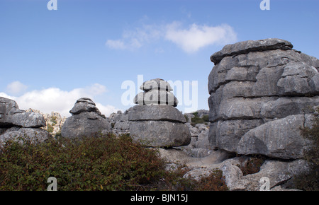 Des rochers EN HAUT DE LA MONTAGNE PRÈS DE EL TORCAL ANTEQUERA Andalousie Espagne Banque D'Images