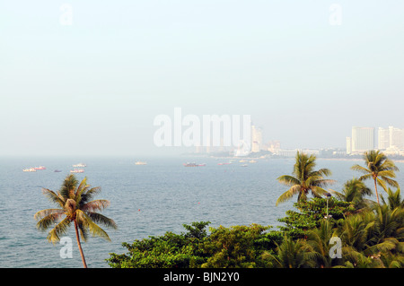 La ville de Pattaya, Thaïlande, du golfe de Siam Banque D'Images