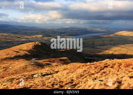 Voir en lumière du soir à Llyn Tegid (lac Bala) sur l'extrémité nord de la montagnes de Snowdonia, Aran, dans le Nord du Pays de Galles Banque D'Images