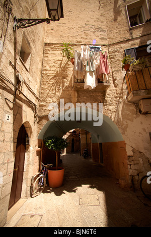 Ruelles médiévales de la vieille ville de Bari steets, Pouilles Italie Banque D'Images
