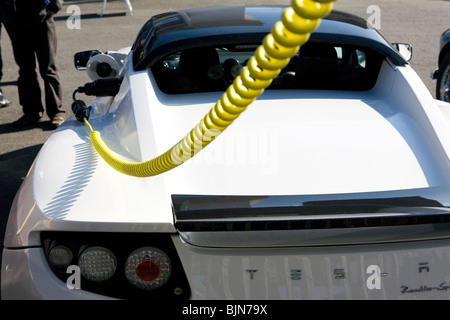 Tesla Roadster de recharger sa batterie. Banque D'Images