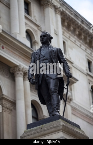 Statue de Clive of India ou Clive du Bengale, près de l'Office des étrangers dans les bâtiments Le Roi Charles Street Londres Banque D'Images