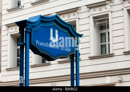 Métro station Ubahn Franzosische signe sur la Friedrichstrasse Berlin Allemagne Banque D'Images