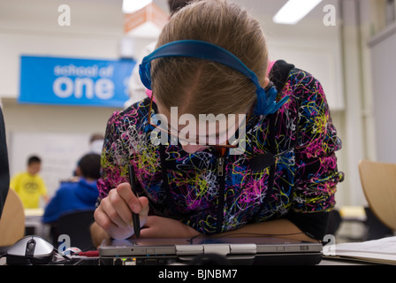 Après l'école, axé sur la technologie programme de mathématiques à Brooklyn à New York Banque D'Images