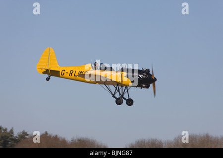 Ryan ST3KR G-RLWG en vol à Breighton Airfield Banque D'Images