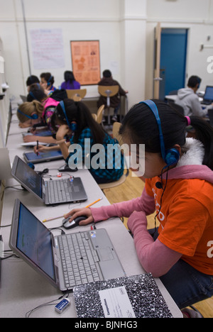 Après l'école, axé sur la technologie programme de mathématiques à Brooklyn à New York Banque D'Images