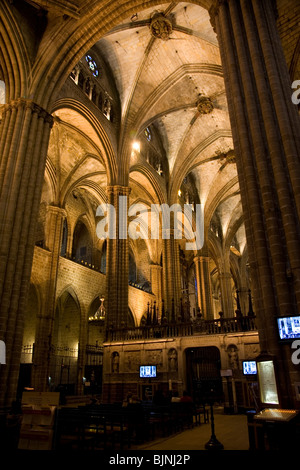 Intérieur de la cathédrale de Barcelone Banque D'Images