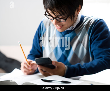 La concentration et l'étude d'étudiant Banque D'Images