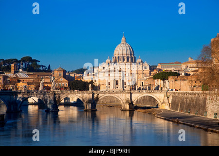 Basilique Saint Pierre et Sant' Angelo Bridge, Rome Banque D'Images