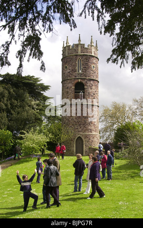 La tour construite en 1764 dans la région de Goldney Hall jardin public annuel Journée portes ouvertes l'Université de Bristol en Angleterre du Sud-Ouest UK Banque D'Images