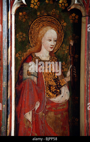 Jubé peint représentant Saint Apollonia, St Michel et tous les Anges, Barton Turf, Norfolk Banque D'Images