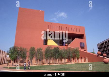 Bibliothèque centrale de San Antonio bâtiment conçu par l'architecte mexicain Ricardo Legorreta, San Antonio, Texas Banque D'Images