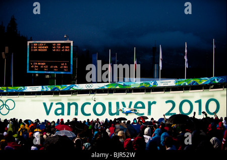 C'est une image de l'événement de luge sur le centre de glisse de Whistler durant les Jeux Olympiques d'hiver de 2010. Banque D'Images