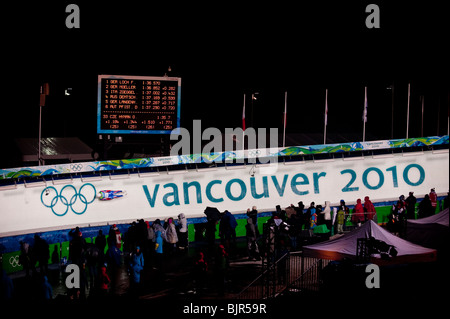 C'est une image de l'événement de luge sur le centre de glisse de Whistler durant les Jeux Olympiques d'hiver de 2010. Banque D'Images