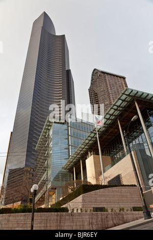 L'Hôtel de Ville, Centre de la Colombie-Britannique et ATT Gateway Tower, Seattle, Washington USA Banque D'Images