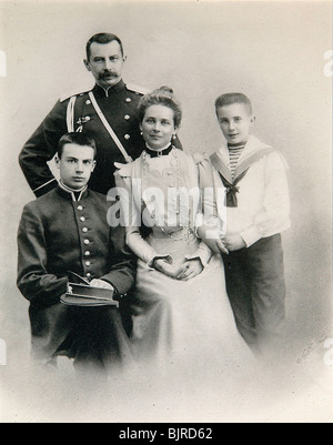 Portrait de la famille de la princesse Zinaida Yusupova, c1900. Artiste : UN Pasetti Banque D'Images