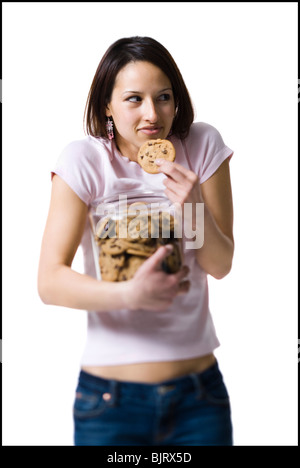 Femme en attente d'un appel sur le téléphone Banque D'Images