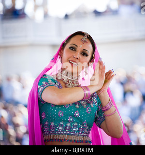 USA, Utah, Spanish Fork, portrait of mid adult dancer in performing on stage Banque D'Images