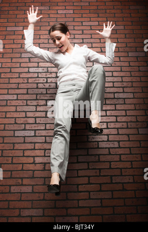 Portrait de jeune femme tomber Banque D'Images