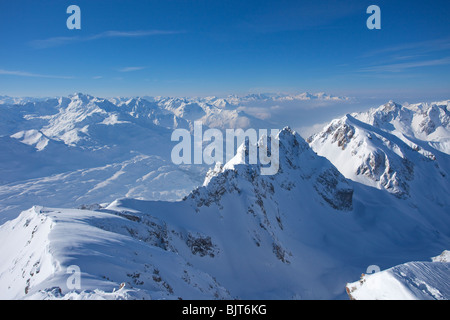 Vue du sommet du Valluga à St Saint Anton am Arlberg En hiver neige Alpes autrichiennes Autriche Europe Banque D'Images