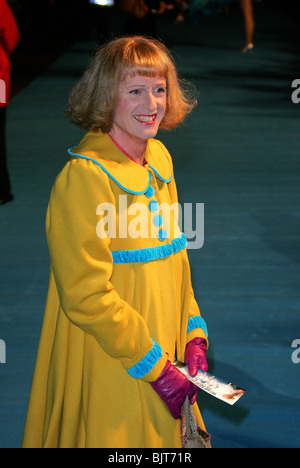 GRAYSON PERRY, PREMIER FILM Madame Henderson Présente VUE WEST END Leicester Square Londres Angleterre 23 Novembre 2005 Banque D'Images