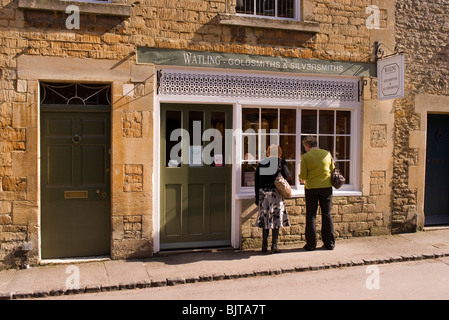 Pierre moelleux sur orfèvre et Goldsmith's shop dans Wiltshire Lacock Angleterre UK UE Banque D'Images