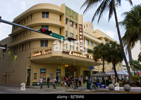 L'Art Déco Lincoln Theater à South Beach, Miami, est le foyer de la Symphonie du Nouveau Monde. Banque D'Images