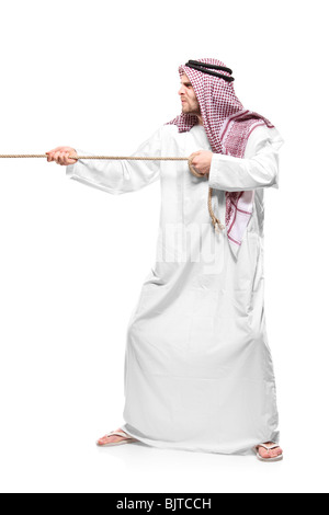 Un Arabe personne tirant une corde Banque D'Images