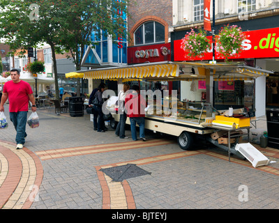 Sutton Surrey marché français de l'Angleterre Sall vendant du fromage Banque D'Images