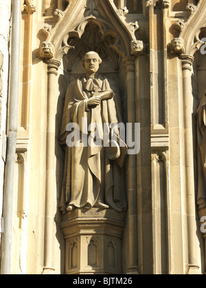 La Cathédrale de Canterbury Canterbury Kent Angleterre Statue de Prince Albert sur le côté sud-ouest Banque D'Images