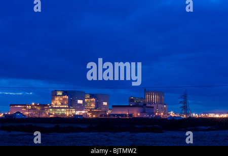 L'énergie nucléaire dormeur Satation par nuit Banque D'Images