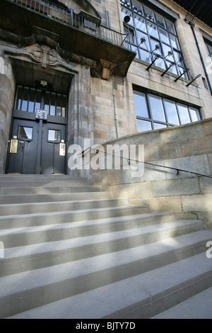 Ville de Glasgow, en Écosse. Entrée principale de la Charles Rennie Mackintosh conçu Glasgow School of Art. Banque D'Images