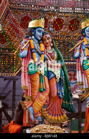 L'Inde, le Kerala, Koorkancherry Thaipooya Maheswara, Temple Sree Mahotsavam festival, Krishna et Radha chiffres Banque D'Images