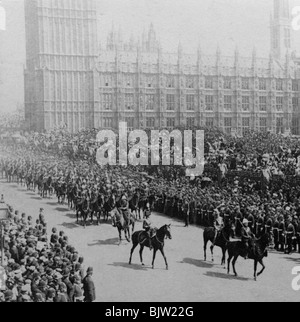 Les troupes montées, procession pour le Jubilé de diamant de la reine Victoria, Londres, 1897.Artiste : James M Davis Banque D'Images