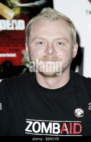 SIMON PEGG SHAUN OF THE DEAD DVD SIGNATURE VIRGIN MEGASTORE LOS ANGELES USA 06 janvier 2005 Banque D'Images