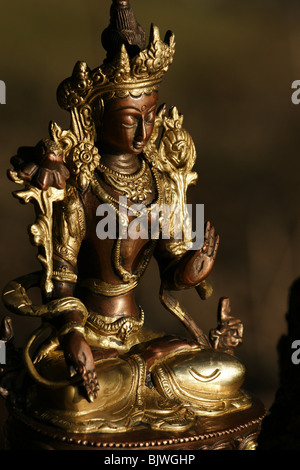 La Tara blanche statue sculpture en cuivre tibétain bouddhiste Drolma divinité féminine Banque D'Images