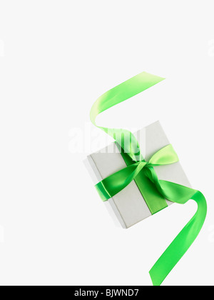 Cadeau et ruban vert Banque D'Images