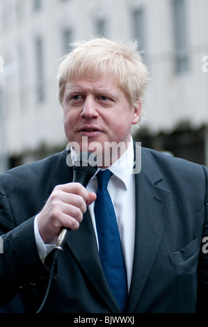 Boris Johnson, Maire de Londres à la présentation de la nouvelle Braham street Park. Banque D'Images