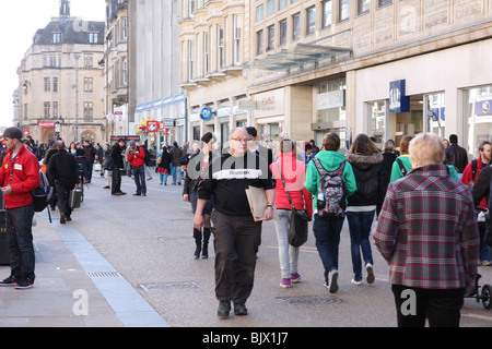Oxford's busy Cornmarket Street UK Banque D'Images