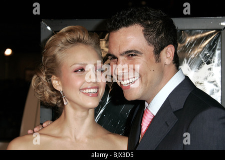 JESSICA ALBA et CASH WARREN SIN CITY FILM PREMIERE WESTWOOD LA USA 28 Mars 2005 Banque D'Images