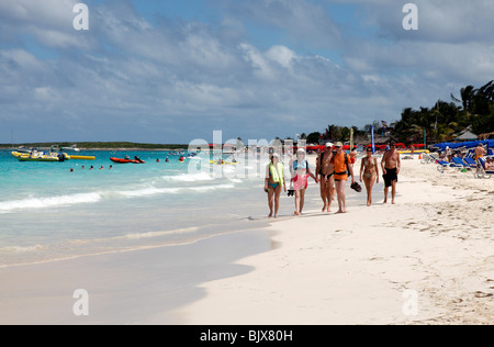 La plage d'Orient Bay à saint martin antilles françaises Banque D'Images