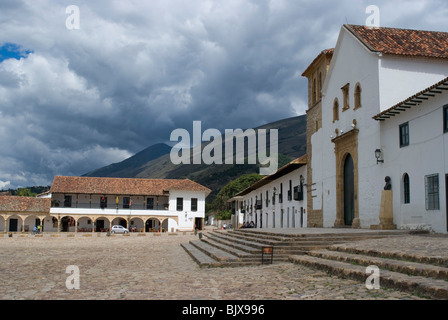 La Plaza Mayor (place principale), la ville coloniale de Villa de Leyva, Colombie. Banque D'Images