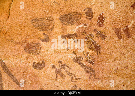 L'art rupestre dans le Mestakawi grotte dans la région de Wadi Sura Gilf Kebir région du désert occidental. 2010 Banque D'Images