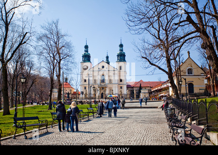 Les pèlerins à la cérémonie du Jeudi Saint, Kraków, Pologne Banque D'Images