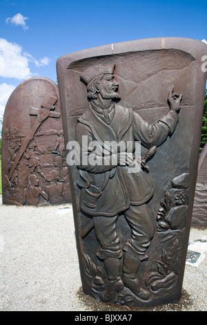 Six stèles en bronze constituent ce superbe monument de Jacques Cartier exécutés par la célèbre famille Bourgault de Saint-Jean-Port-Jol Banque D'Images