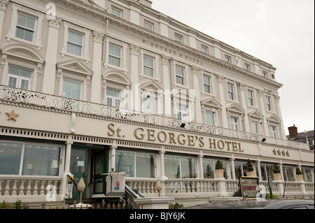 L'hôtel St Georges La Parade Llandudno North Wales UK Banque D'Images